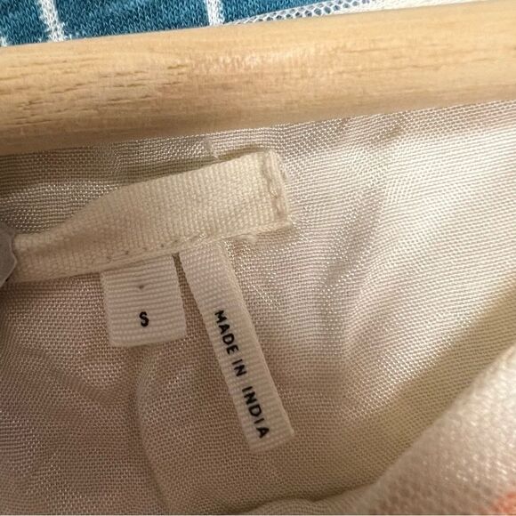 - Floreat gorgeous embroidered sleeveless top. Size S - Picture 8 of 8